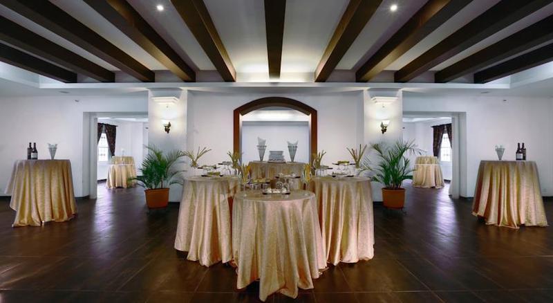 Grand Aston City Hall Medan Bagian luar foto