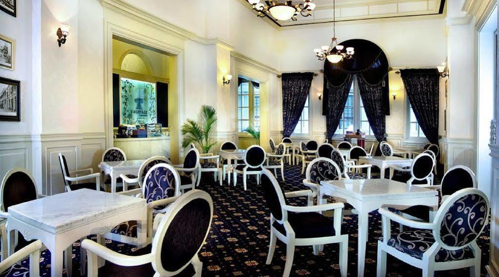 Grand Aston City Hall Medan Bagian luar foto